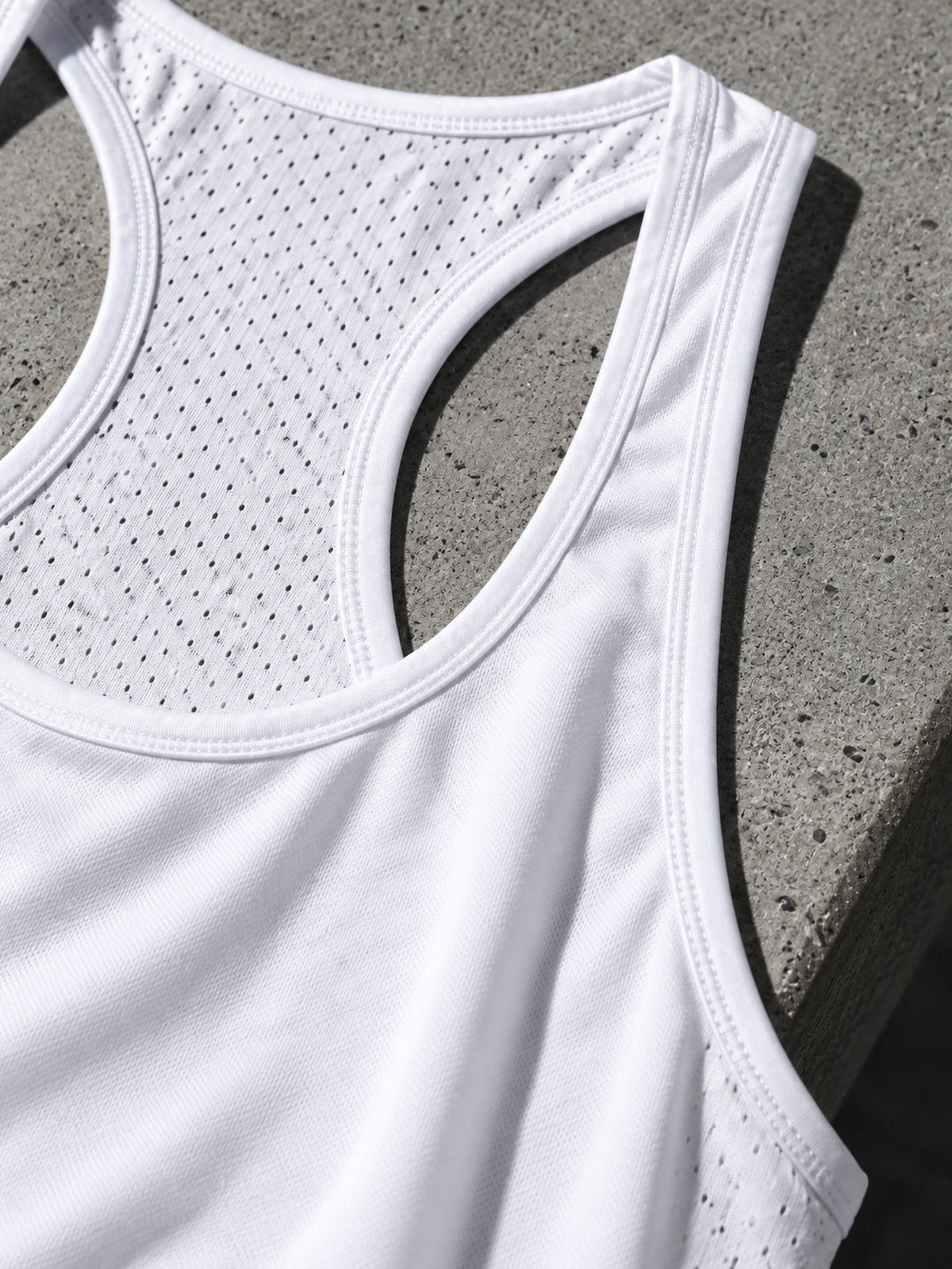 Débardeur Airflow blanc, dos nageur ajouré