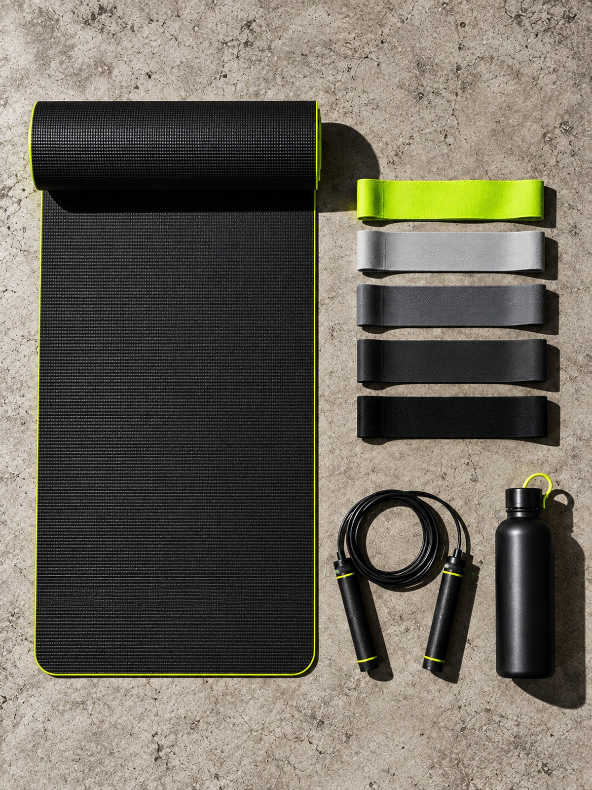 Kit home gym : tapis, élastiques, corde et gourde