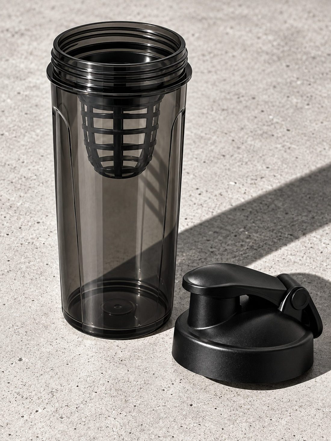 Shaker 700 mL, grille mélangeuse et bouchon