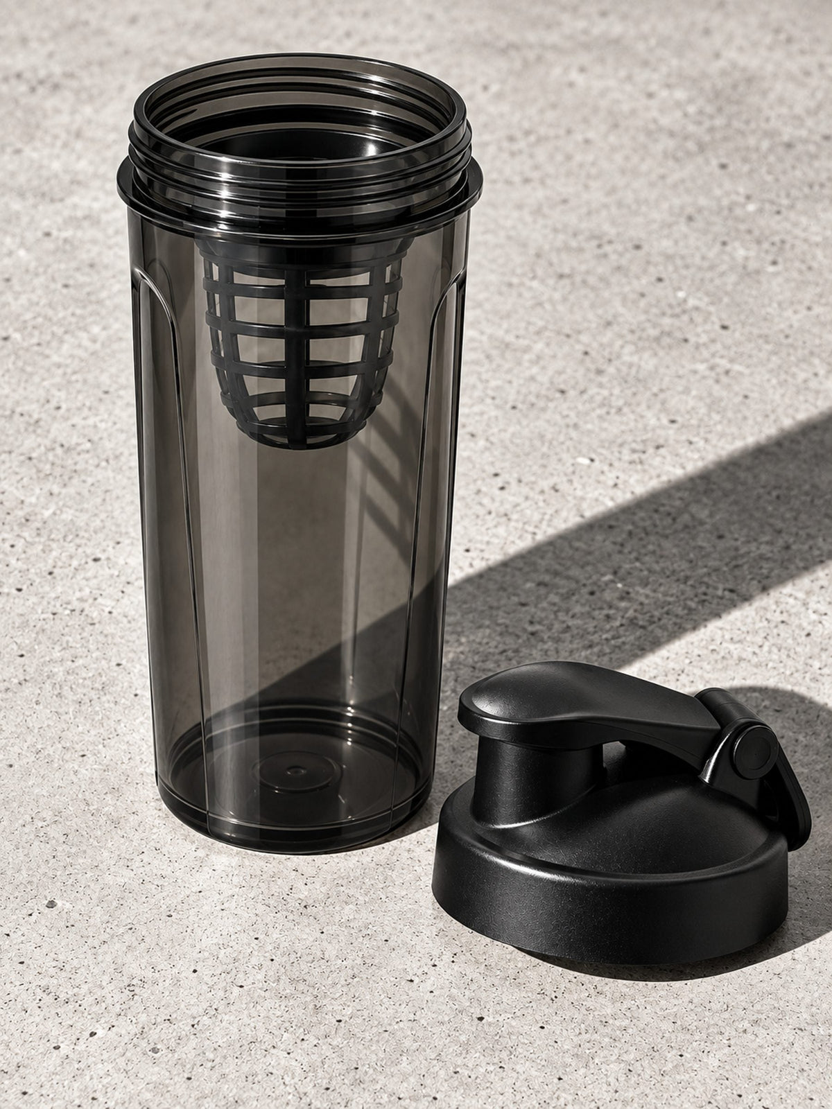 Shaker 700 mL, grille mélangeuse et bouchon